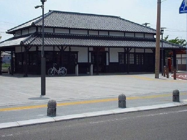 近くの駅まで1,140m（徒歩15分）