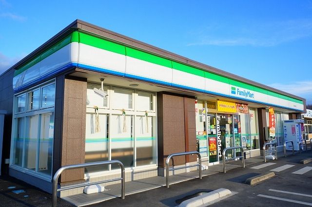 近くのファミリーマート船引東部台店まで650m(徒歩9分)