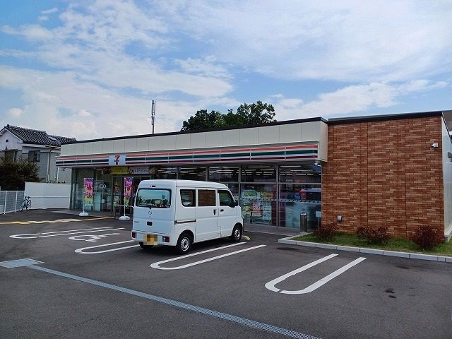 近くのセブンイレブン鳥取吉成１丁目店まで180m（徒歩3分）