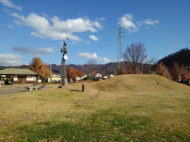 近くの科野の里ふれあい公園まで1,800m（徒歩23分）