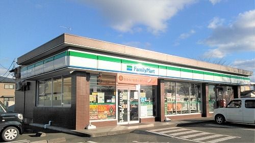 近くのファミリーマート江刺岩谷堂店まで400m（徒歩5分）
