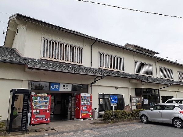 近くのJR関駅まで1,440m(徒歩18分)