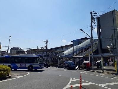 近くの駅まで1,560m（徒歩20分）