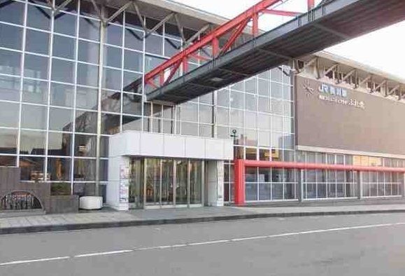 近くのJR美川駅まで2,500m(徒歩32分)