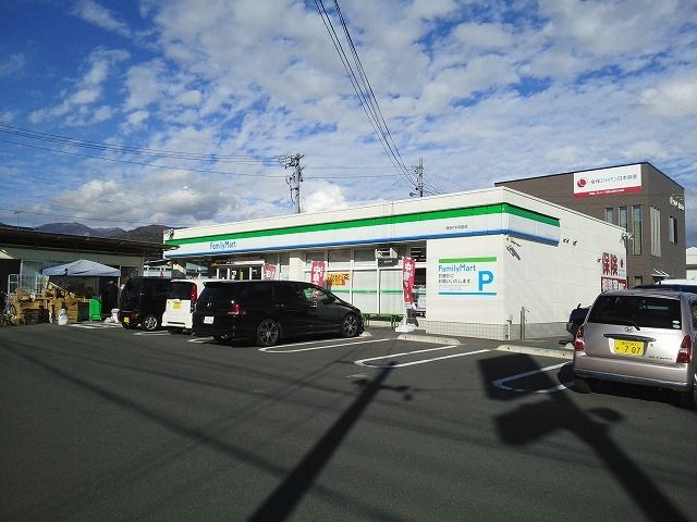 近くのファミリーマート岡谷TPR前店まで600m(徒歩8分)