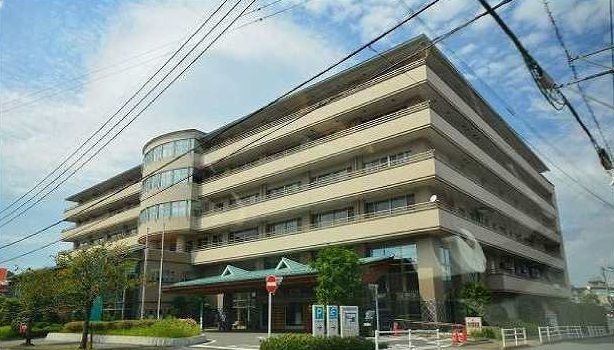 近くの済生会二日市病院まで600m（徒歩8分）