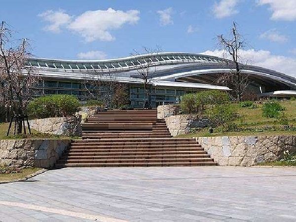 近くの吉野ヶ里歴史公園まで1,600m（徒歩20分）