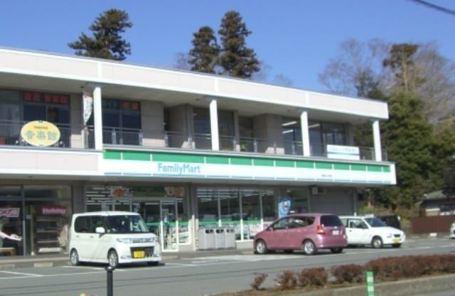 近くのコンビニまで1,100m（徒歩14分）