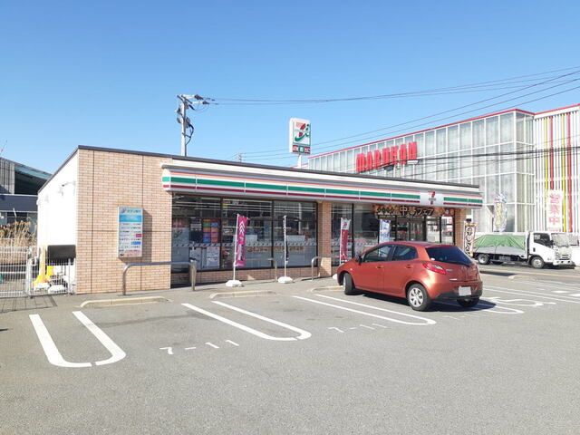 近くのセブンイレブンまで170m(徒歩3分)
