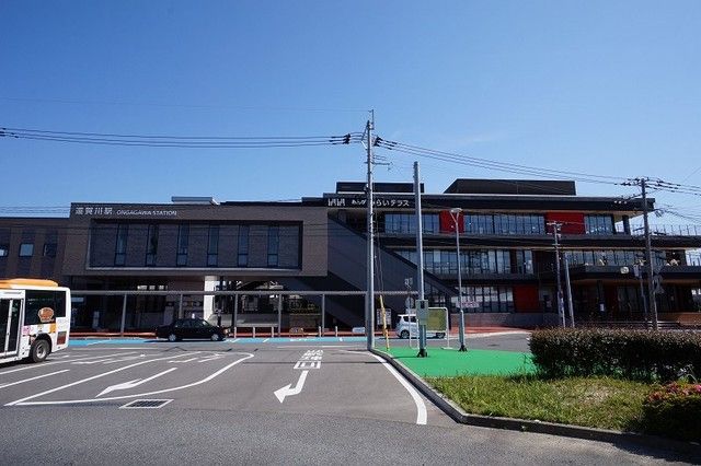 近くのJR遠賀川駅まで1,300m（徒歩17分）