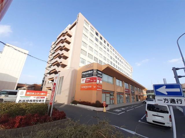 近くの福岡流通センター内郵便局まで210m（徒歩3分）