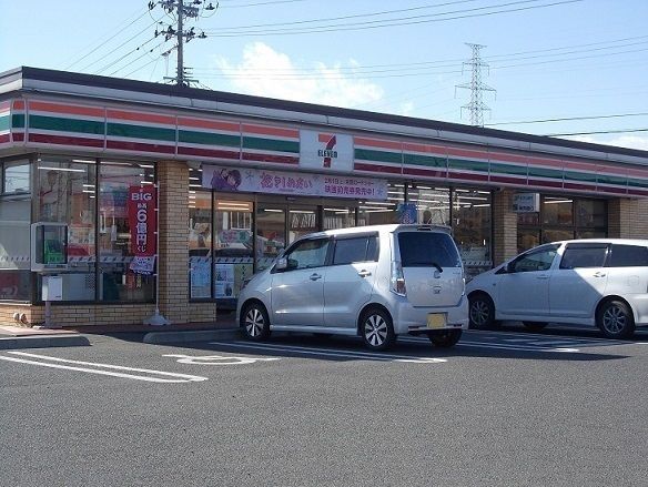 近くのセブンイレブン西中央５丁目店まで100m（徒歩2分）