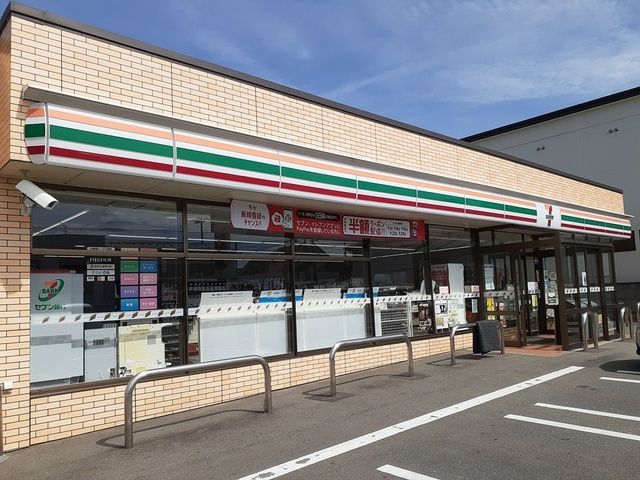 近くのセブンイレブン潟上天王二田店まで249m（徒歩4分）