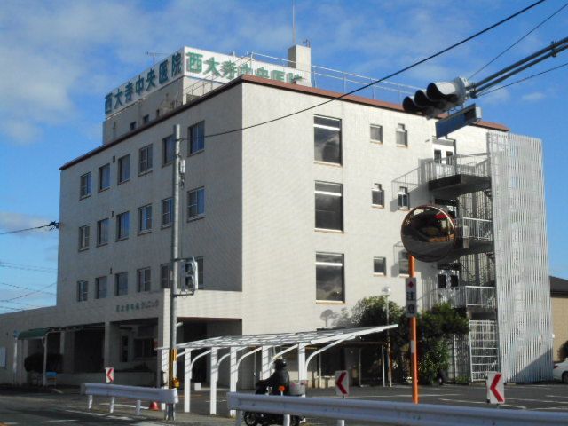 近くの銀行まで750m（徒歩10分）