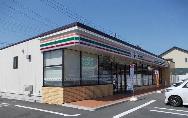 近くのセブンイレ蒲郡三谷北通1丁店様まで300m(徒歩4分)