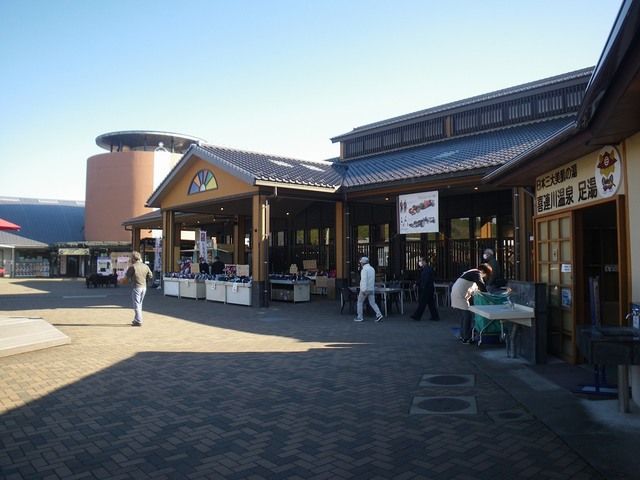 近くの道の駅 きつれがわまで1,600m(徒歩20分)