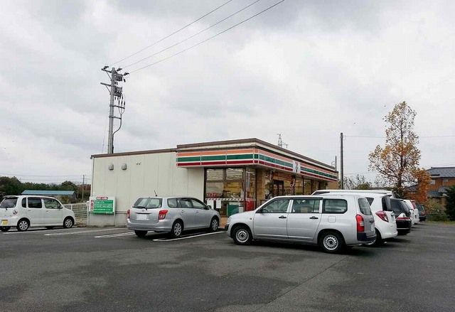 近くのコンビニまで1,300m（徒歩17分）
