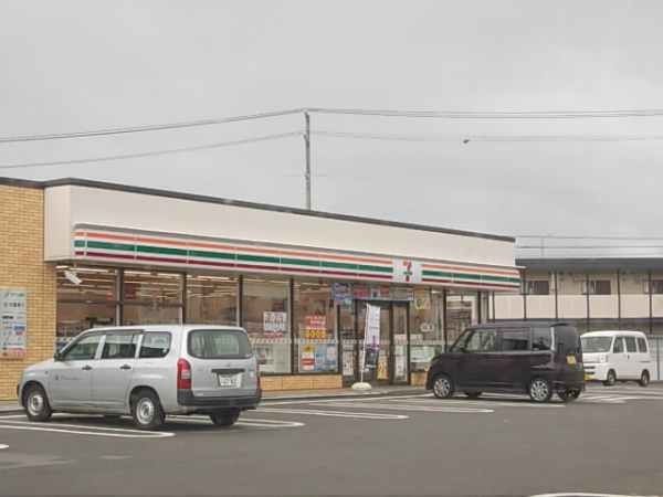 近くのコンビニまで1,300m（徒歩17分）