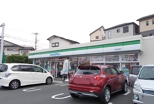 近くのファミリーマート荻窪店まで290m（徒歩4分）