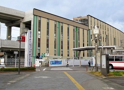 近くの駅まで2,800m（徒歩35分）