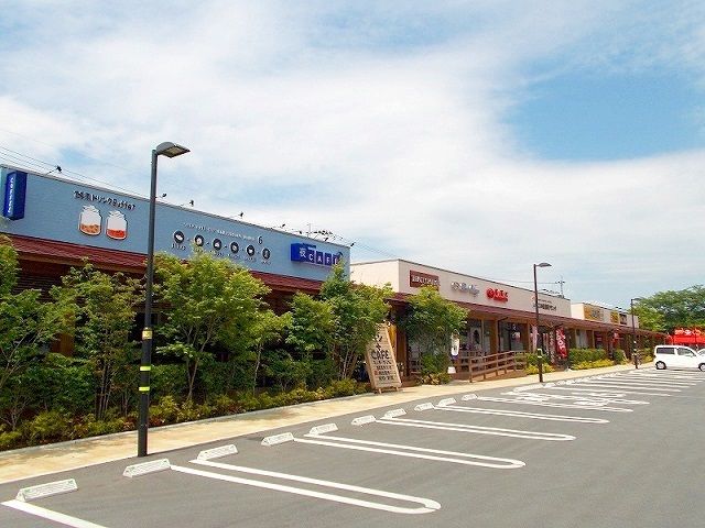 近くのにじの森プラザまで800m（徒歩10分）
