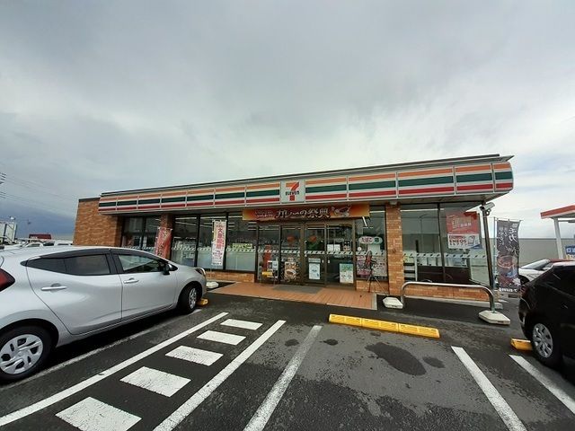 近くのセブンイレブン前橋西善町店まで500m(徒歩7分)