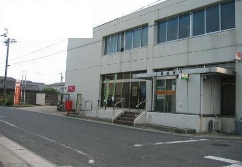 近くの郵便局まで350m（徒歩5分）