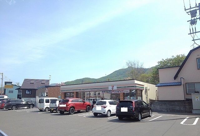 近くのセブンイレブンまで490m（徒歩7分）