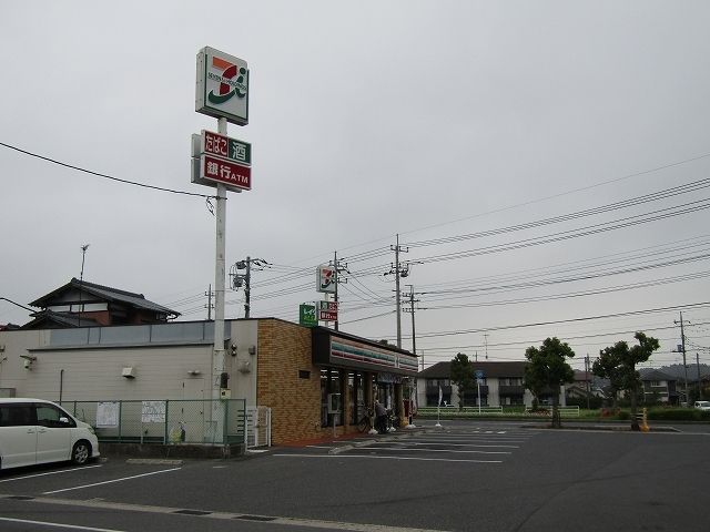 近くのセブンイレブン新茂原店まで500m（徒歩7分）