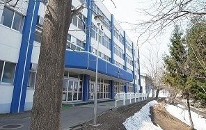 近くの銭函中学校まで750m(徒歩10分)