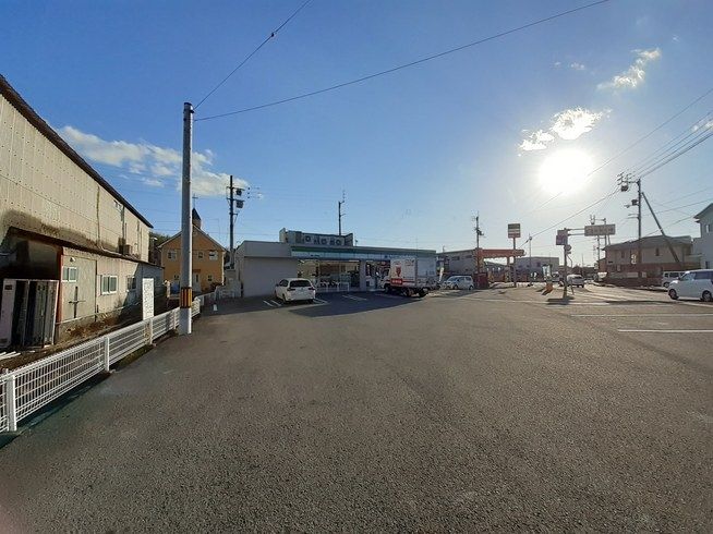 近くのファミリーマート 高知一宮東町まで160m（徒歩2分）