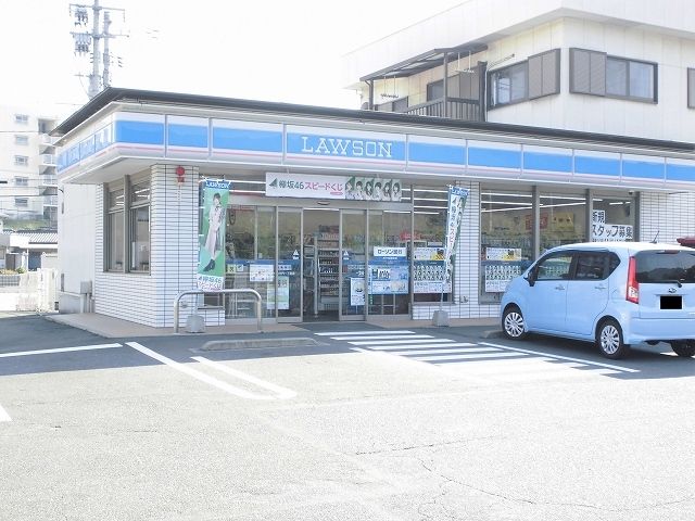 近くのコンビニまで650m（徒歩9分）