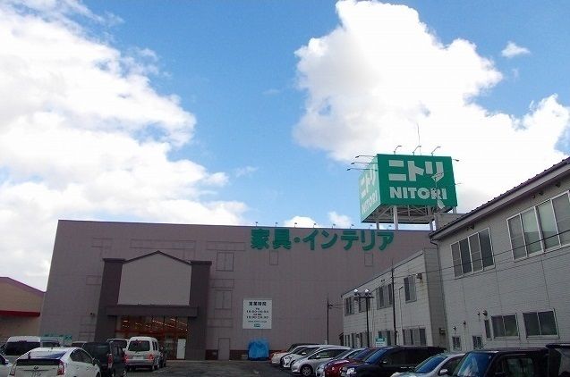 近くのニトリ 秋田店まで500m（徒歩7分）