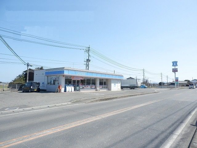 近くのローソンまで900m（徒歩12分）