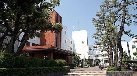 近くの小山中学校まで1,600m（徒歩20分）
