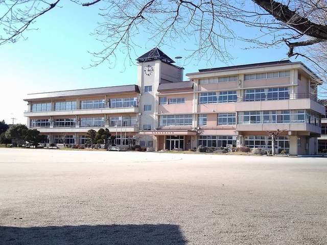 近くの田沼小学校まで1,100m（徒歩14分）