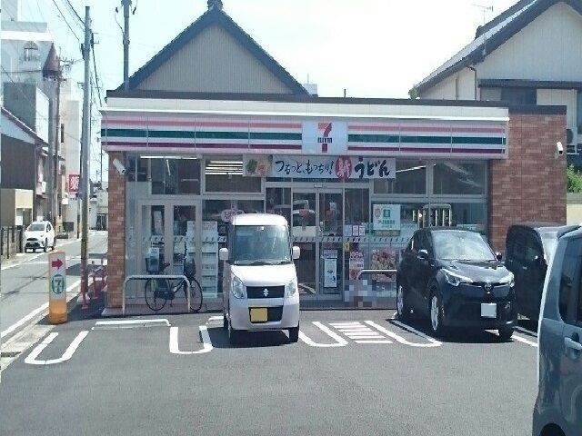 近くのセブンイレブンまで500m（徒歩7分）