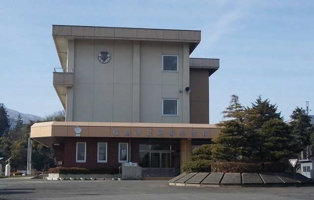 近くの小学校まで1,300m（徒歩17分）