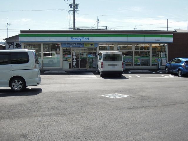 近くのファミリーマート清水能島店まで900m（徒歩12分）