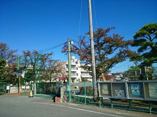 近くの高崎市立京ヶ島小学校まで170m(徒歩3分)