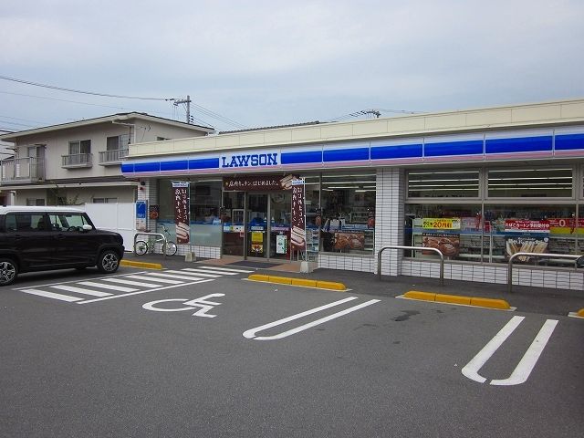 近くのコンビニまで170m（徒歩3分）