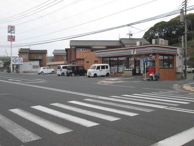 近くのセブンイレブン小石店まで1,200m(徒歩15分)