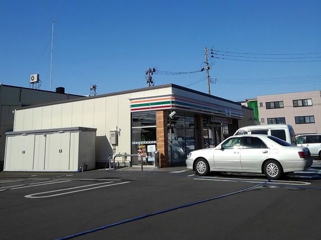 近くのセブンイレブン会津年貢町店まで830m（徒歩11分）
