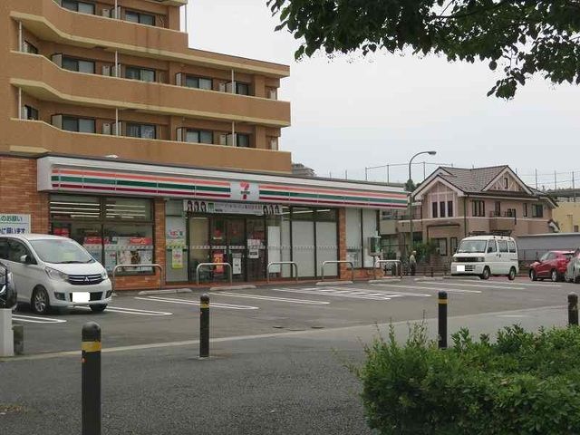 近くのセブンイレブンまで240m(徒歩3分)