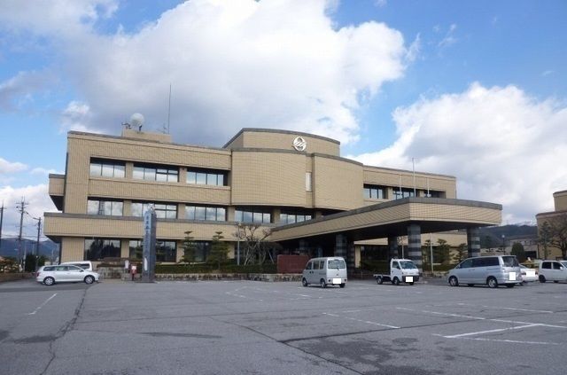 近くの長浜市役所浅井支所まで350m(徒歩5分)