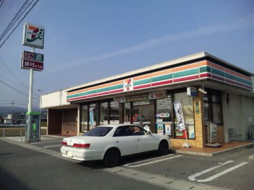 近くのコンビニまで1,400m（徒歩18分）