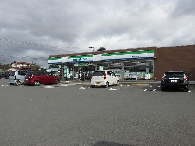 近くのコンビニまで750m（徒歩10分）