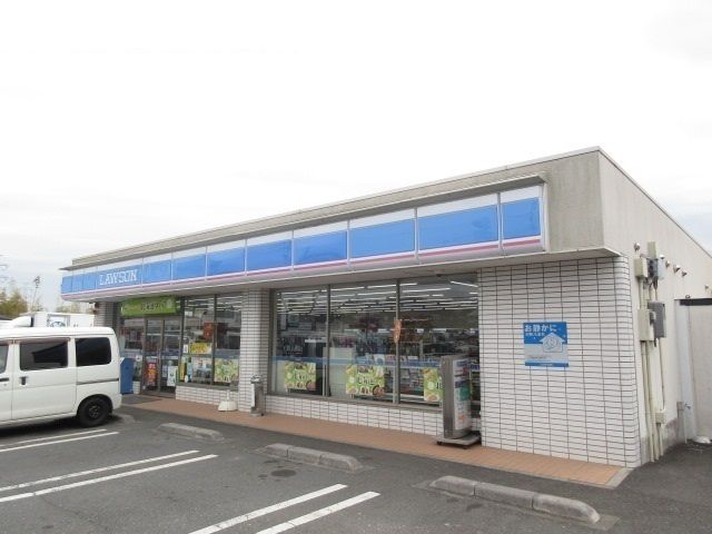 近くのコンビニまで650m（徒歩9分）