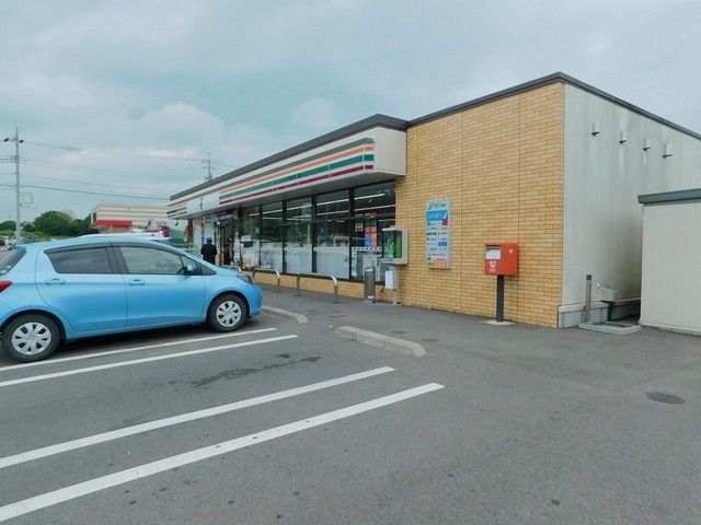 近くのセブンイレブン日光板橋店まで300m（徒歩4分）