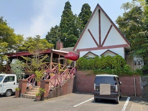 近くのAlice Cafeまで2,700m(徒歩34分)